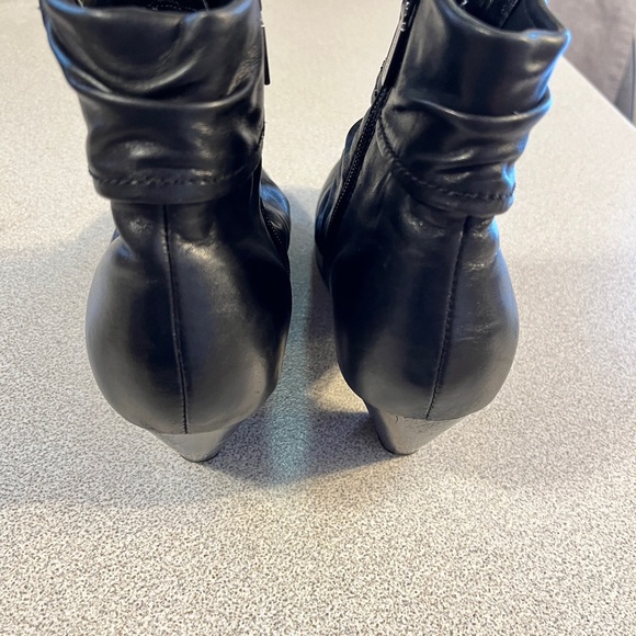 Blondo Black Leather Ankle Boots - Picture 3 of 7